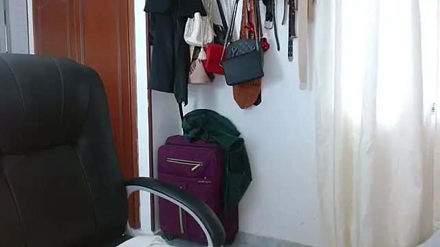 Snapshot of BriggiteSkyAngels chatting on 11.01.25 BriggiteSkyAngels online show from 11.01.25