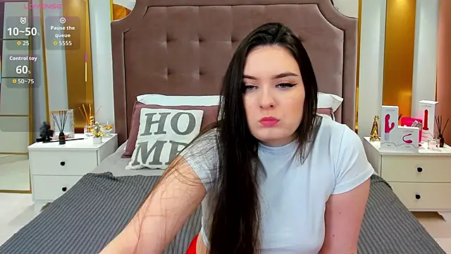 Snapshot of _Shy_Jenny_ chatting on 10.01.25 Shy Jenny online show from 10.01.25