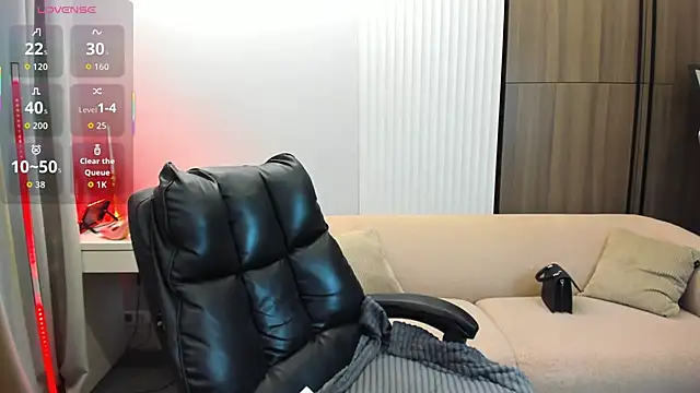 Snapshot of _Shy_Jenny_ chatting on 10.22.25 Shy Jenny online show from 10.22.25