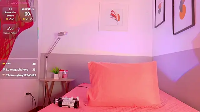 cutepetitee online show from 10.08.25