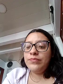 Vanesitacooper online show from 10.11.25