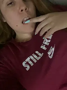 Snapshot of Lazinha18 chatting on 10.31.25 Lazinha18 online show from 10.31.25