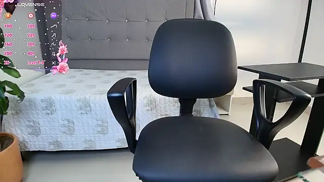 saray reese online show from 10.04.25