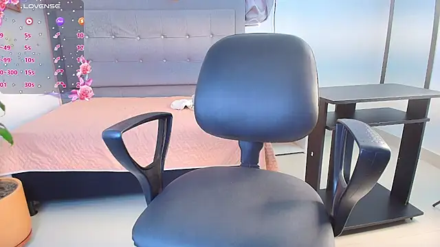 saray reese online show from 10.15.25