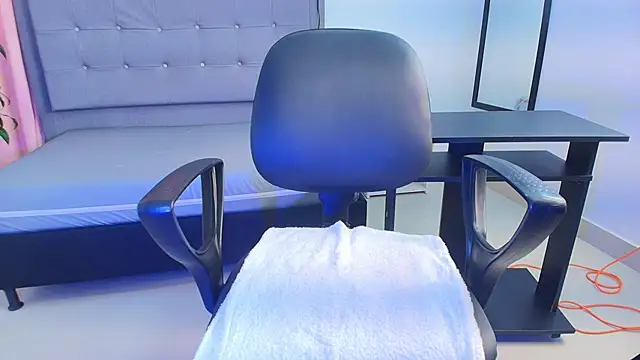 saray reese online show from 10.23.25