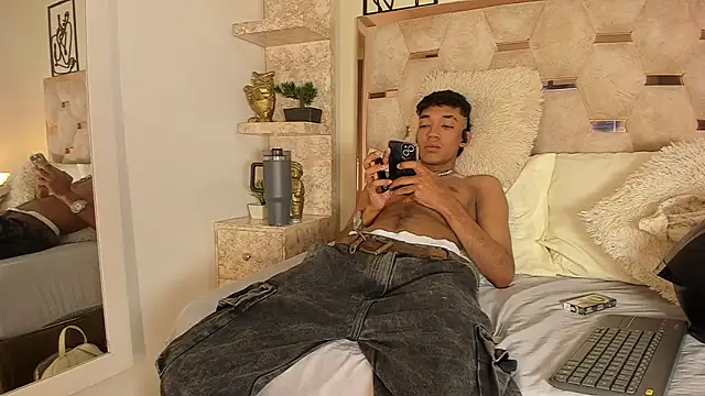 Snapshot of Lucass_Blaze chatting on 10.03.25 Lucass Blaze online show from 10.03.25