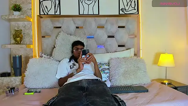 Snapshot of Lucass_Blaze chatting on 10.28.25 Lucass Blaze online show from 10.28.25