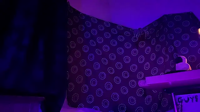 DjDiCKmannOnE online show from 02.25.26