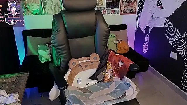 Yuhwan  online show from 11.24.25