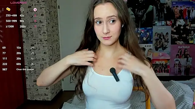 LucyRose3 online show from 10.13.25