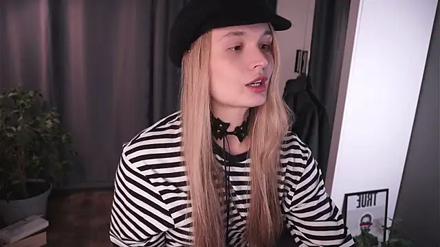 lisa schiele online show from 11.05.25