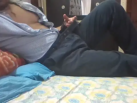 Snapshot of aarav_013 chatting on 09.27.25 aarav 013 online show from 09.27.25