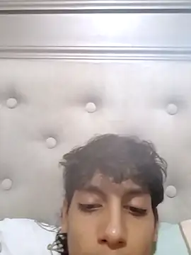 Snapshot of axel_rousse2 chatting on 10.27.25 axel rousse2 online show from 10.27.25