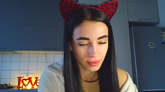 EvaMelnik online show from 10.05.25