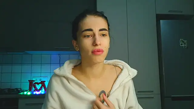 EvaMelnik online show from 10.13.25