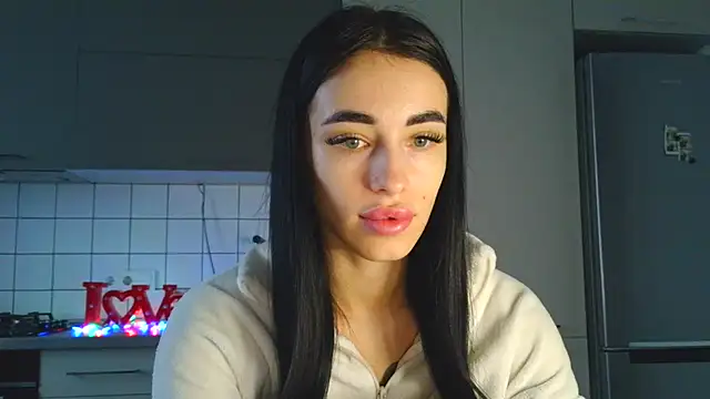 EvaMelnik online show from 10.15.25