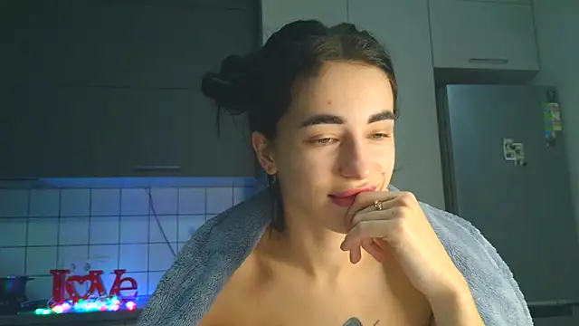 EvaMelnik online show from 10.19.25