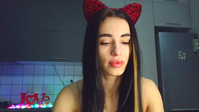 EvaMelnik online show from 10.22.25