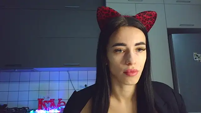 EvaMelnik online show from 10.23.25