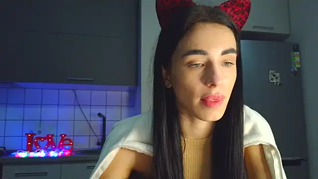 EvaMelnik online show from 10.27.25