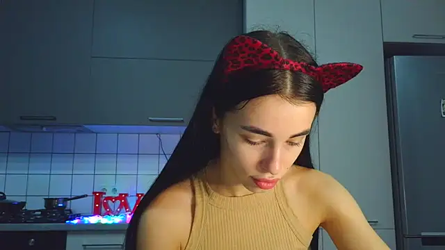 EvaMelnik online show from 10.28.25