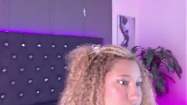 Eve  Queen online show from 10.10.25