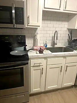 Snapshot of Juicystorm chatting on 10.20.25 Juicystorm online show from 10.20.25