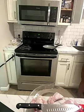 Snapshot of Juicystorm chatting on 12.21.25 Juicystorm online show from 12.21.25