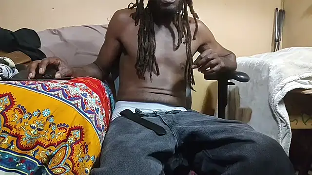 EYEzIAM online show from 10.12.25