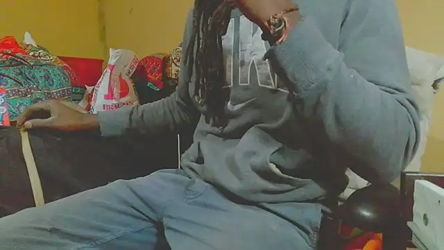 EYEzIAM online show from 04.21.26