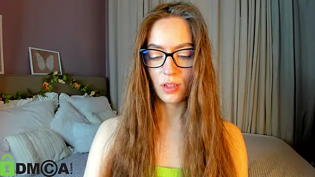 Agnes Wells online show from 11.04.25