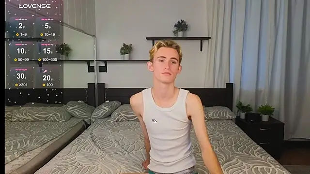 Snapshot of tommy_XXX chatting on 09.27.25 tommy XXX online show from 09.27.25