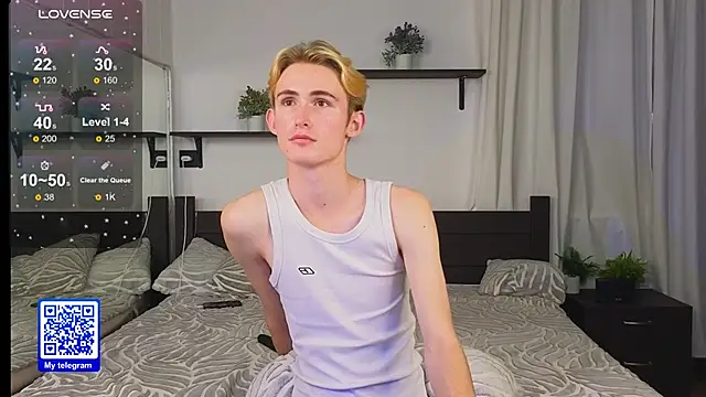 Snapshot of tommy_XXX chatting on 10.07.25 tommy XXX online show from 10.07.25