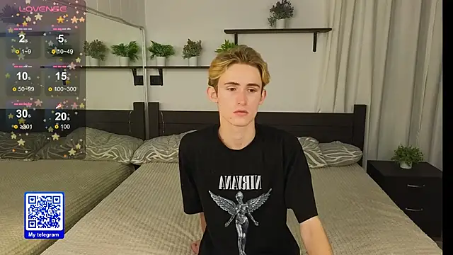 Snapshot of tommy_XXX chatting on 10.23.25 tommy XXX online show from 10.23.25