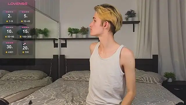 Snapshot of tommy_XXX chatting on 11.06.25 tommy XXX online show from 11.06.25