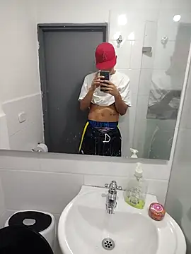 Snapshot of Davig4 chatting on 09.12.25 Davig4 online show from 09.12.25