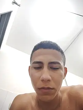 Snapshot of Davig4 chatting on 11.11.25 Davig4 online show from 11.11.25