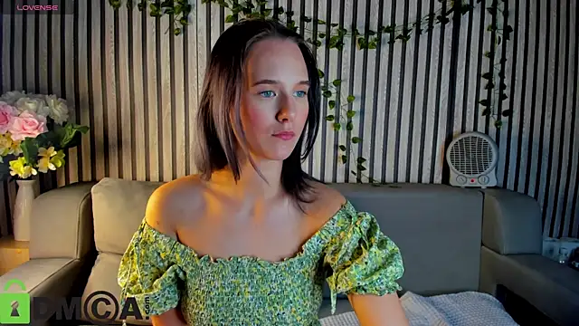 Casey Sweeet online show from 11.13.25