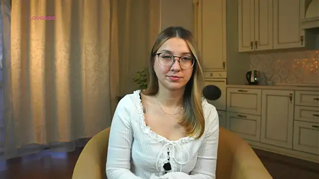 DarelleFaux online show from 10.25.25