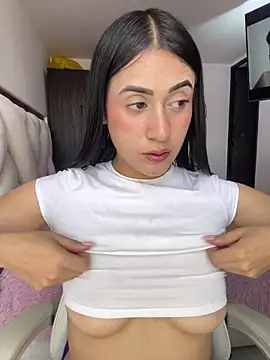 Snapshot of isabela_l chatting on 05.15.26 isabela l online show from 05.15.26