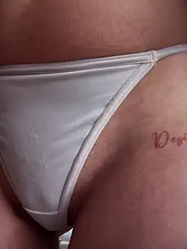 Snapshot of Anita-vega chatting on 10.24.25 Anita-vega online show from 10.24.25