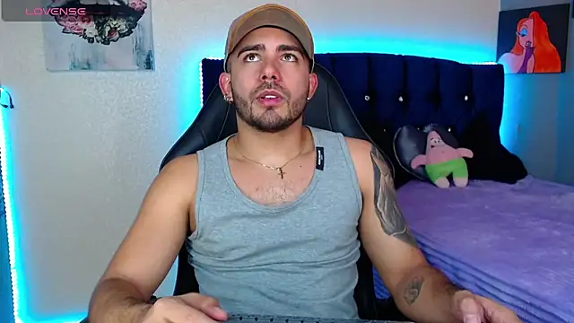 Snapshot of adamhairy chatting on 04.22.26 adamhairy online show from 04.22.26