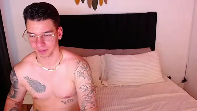 Snapshot of adamhairy chatting on 05.17.26 adamhairy online show from 05.17.26