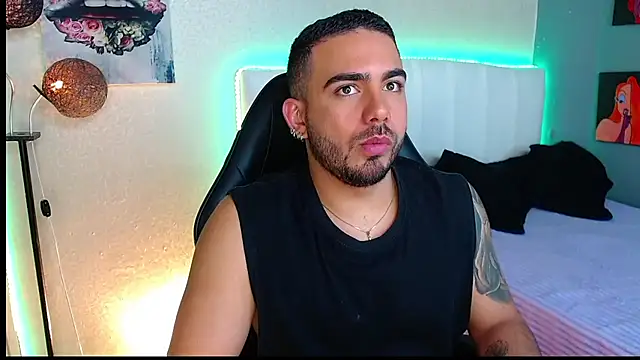 Snapshot of adamhairy chatting on 05.26.26 adamhairy online show from 05.26.26