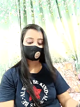 Snapshot of Prova-2 chatting on 09.25.25 Prova-2 online show from 09.25.25