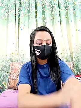 Snapshot of Prova-2 chatting on 10.28.25 Prova-2 online show from 10.28.25