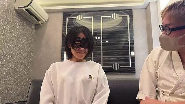 Snapshot of 21yuri27 chatting on 10.02.25 21yuri27 online show from 10.02.25