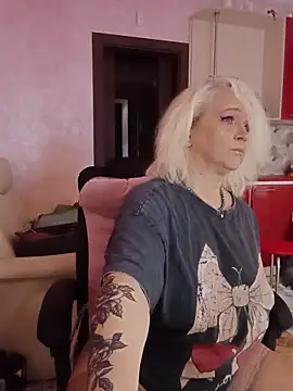 SquirtMilf00 online show from 09.23.25