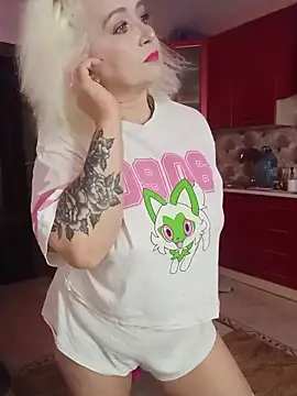 SquirtMilf00 online show from 10.08.25