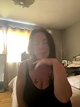 Snapshot of Sassylady chatting on 09.22.25 Sassylady online show from 09.22.25